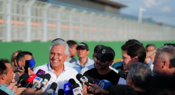 Caiado vistoria ajustes finais no autódromo de Goiânia para MotoGP